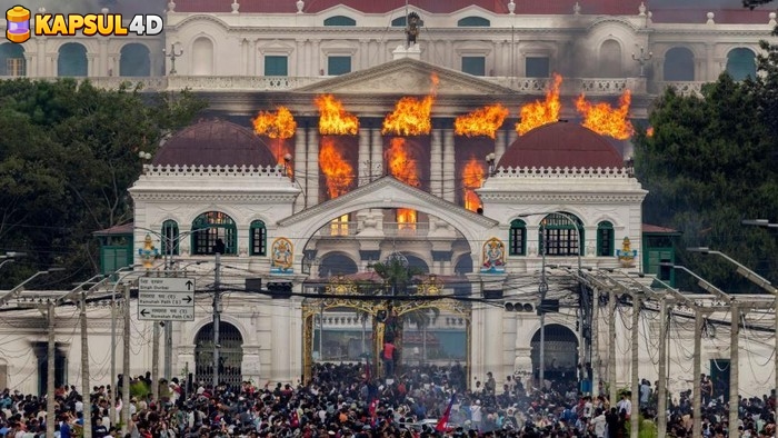 gedung-dpr-dibakar-22-orang-tewas-pm-mundur-apa-yang-diketahui-soal-demo-di-nepal-1757473018263